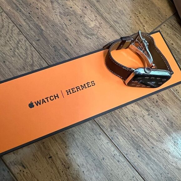 apple watch hermes series 7 with fauve barenia deploymemt buckle 45mm - Picture 5 of 16